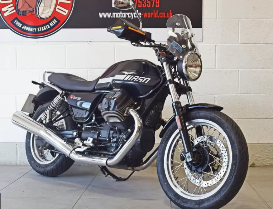 SAVE £200 - MOTO GUZZI V7 NOW £5995