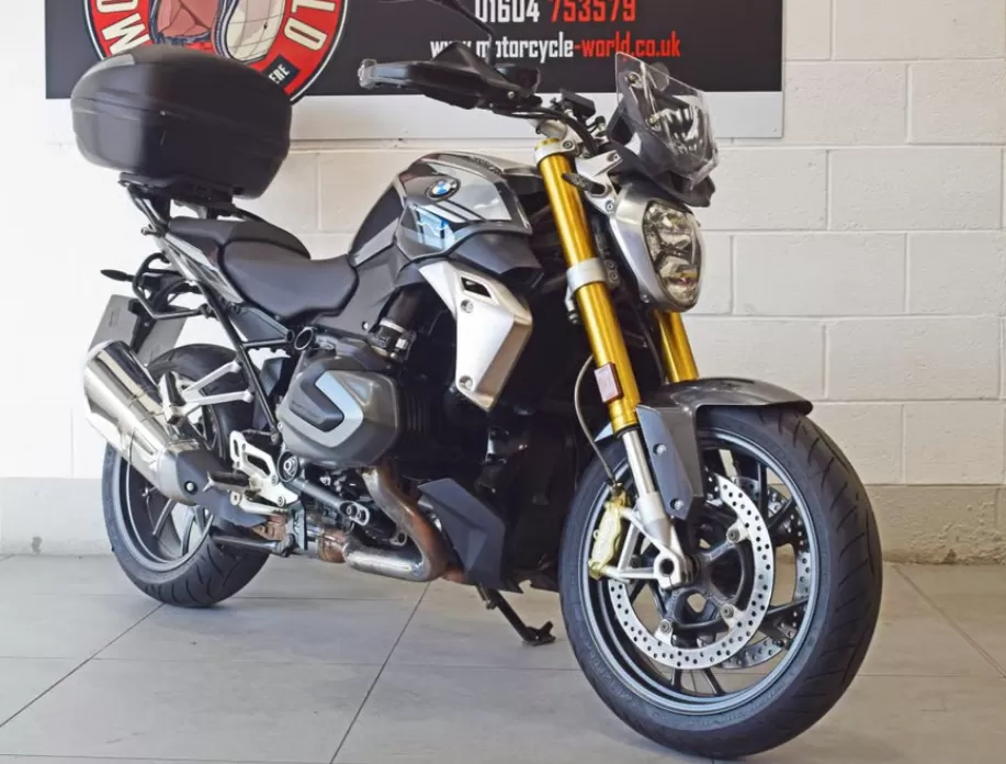 SAVE £200- BMW R 1250 R NOW £8795