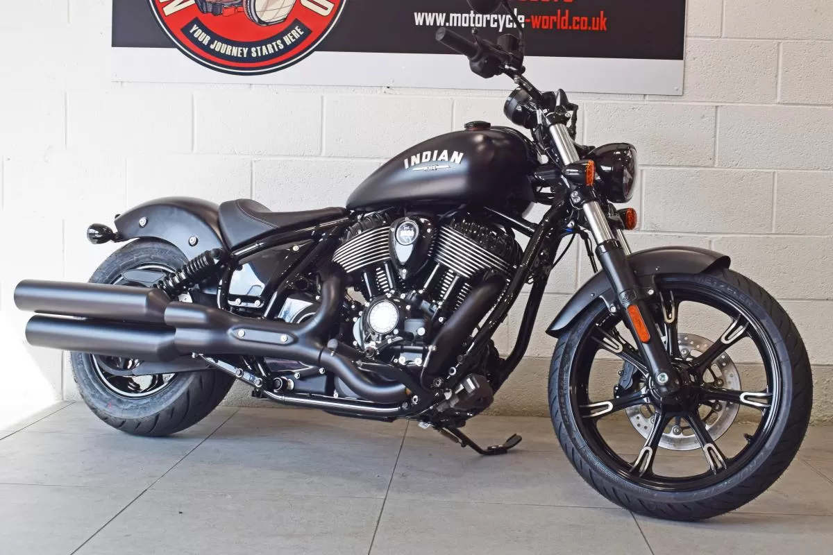 SAVE OVER £1000 NEW INDIAN CHIEF DARK HORSE BLACK SMOKE NOW £15,295
