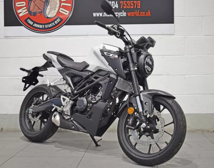 SAVE £500 BRAND NEW HONDA CB125 R WAS £4,799 NOW £4,299 
